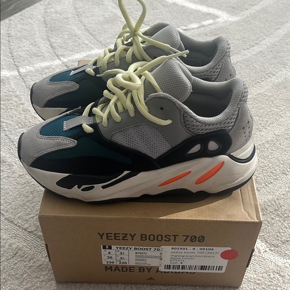 Yeezy Boost 700 Kids Shoes